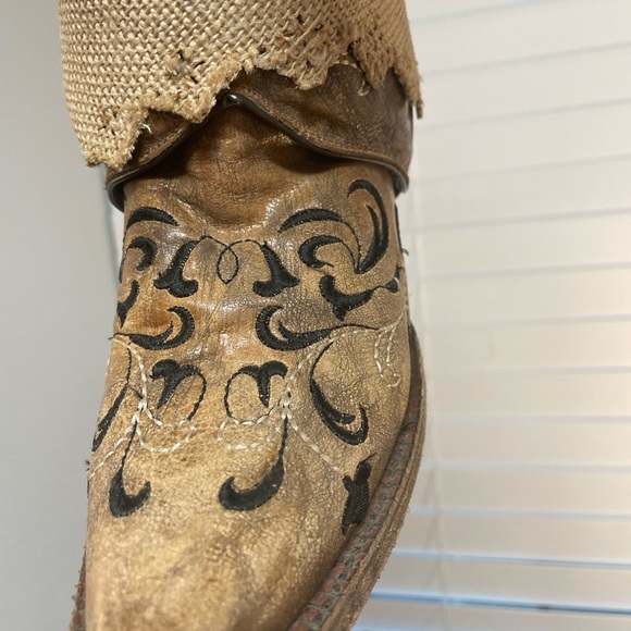 Corral woman’s size 8 medium Cowboy Boots - Picture 2 of 14